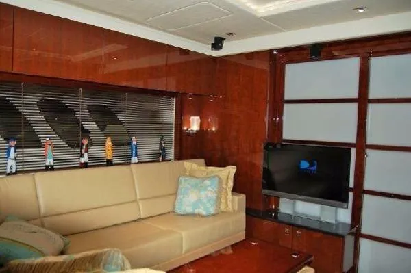 Slide: The Image of Sea Ray 54 Sundancer 2011 - 8