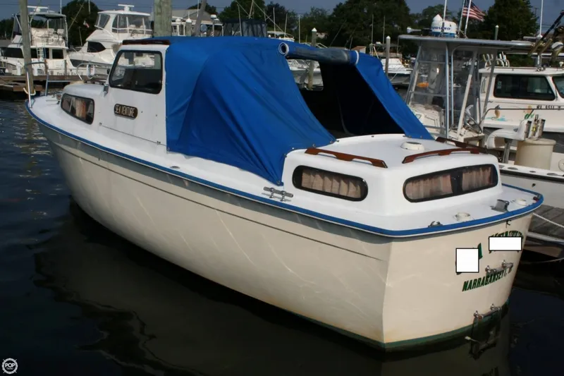Slide: The Image of Albin 25 Deluxe 1977 - 1