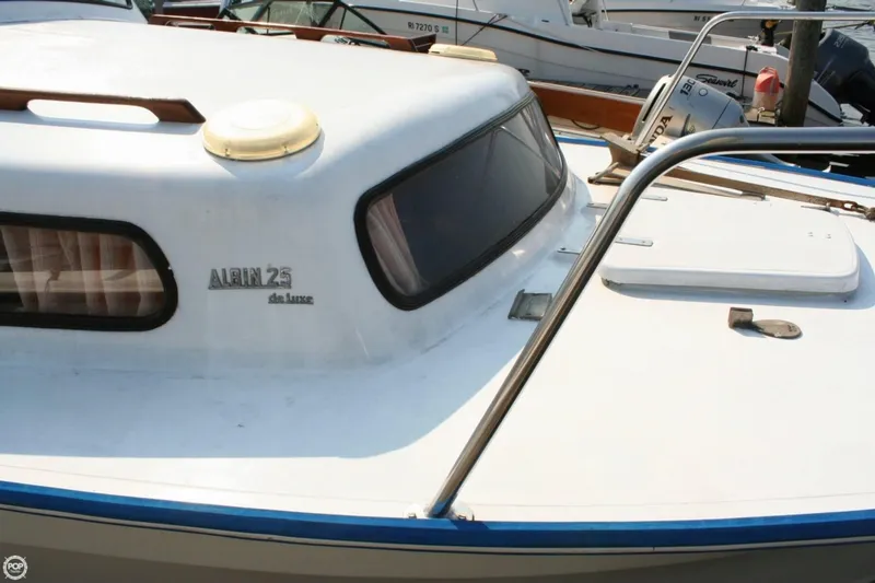 Slide: The Image of Albin 25 Deluxe 1977 - 9