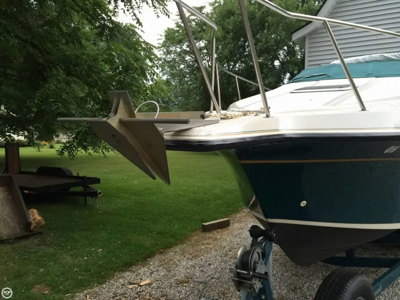 Slide: The Image of Crownline Boats 250 CR 1992 - 2