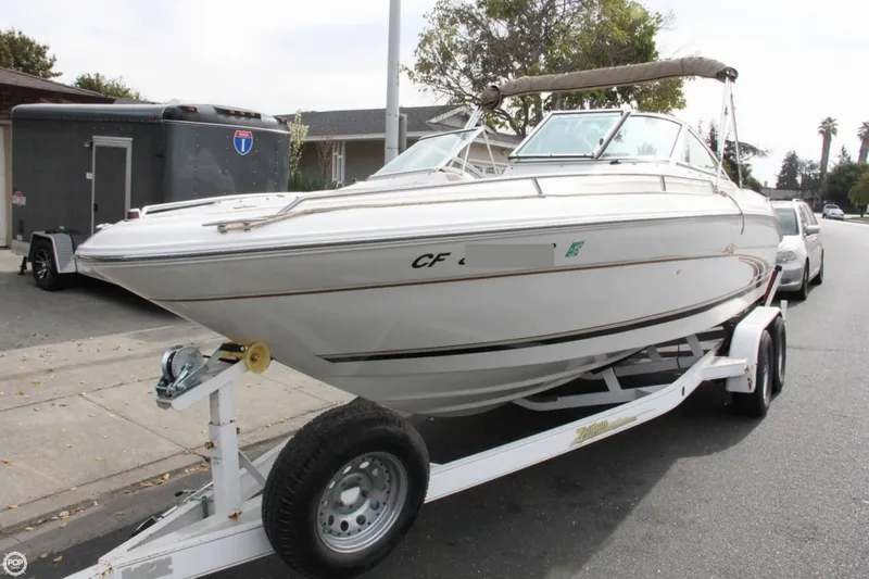 Slide: The Image of Sea Ray 230 Signature 1997 - 2