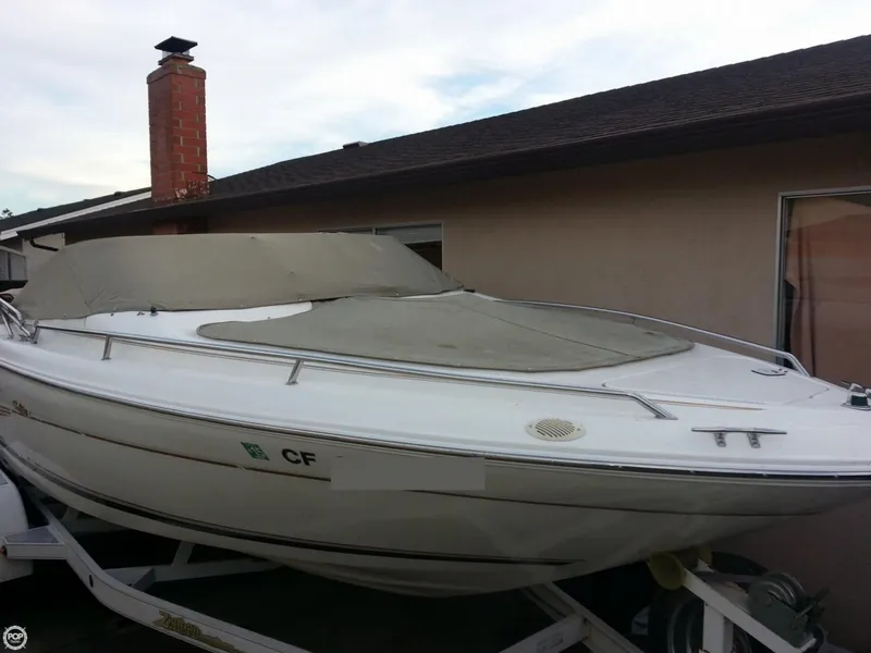 Slide: The Image of Sea Ray 230 Signature 1997 - 4