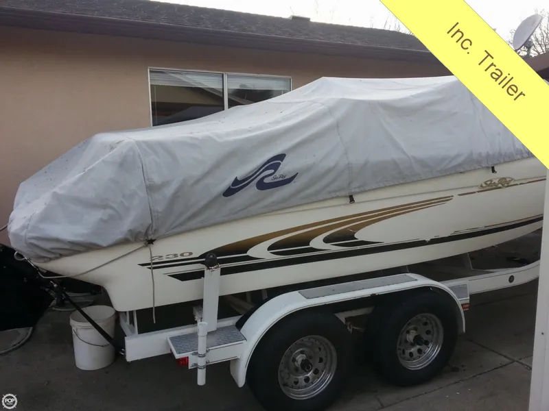 Slide: The Image of Sea Ray 230 Signature 1997 - 7