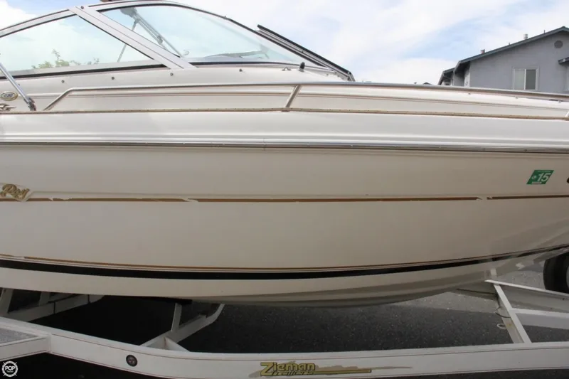 Slide: The Image of Sea Ray 230 Signature 1997 - 9