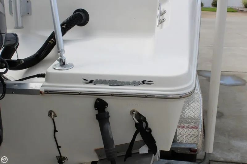 Slide: The Image of Wellcraft 210 Fisherman 2003 - 10