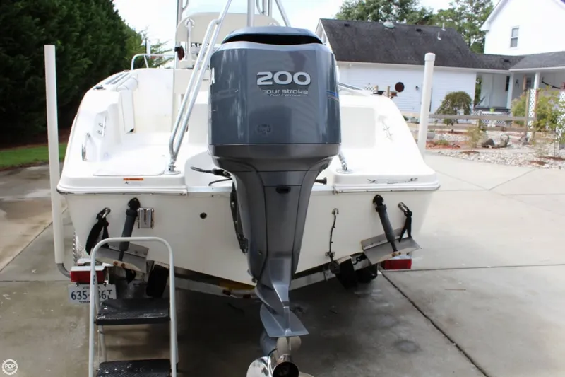 Slide: The Image of Wellcraft 210 Fisherman 2003 - 11