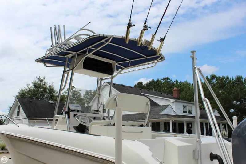 Slide: The Image of Wellcraft 210 Fisherman 2003 - 3