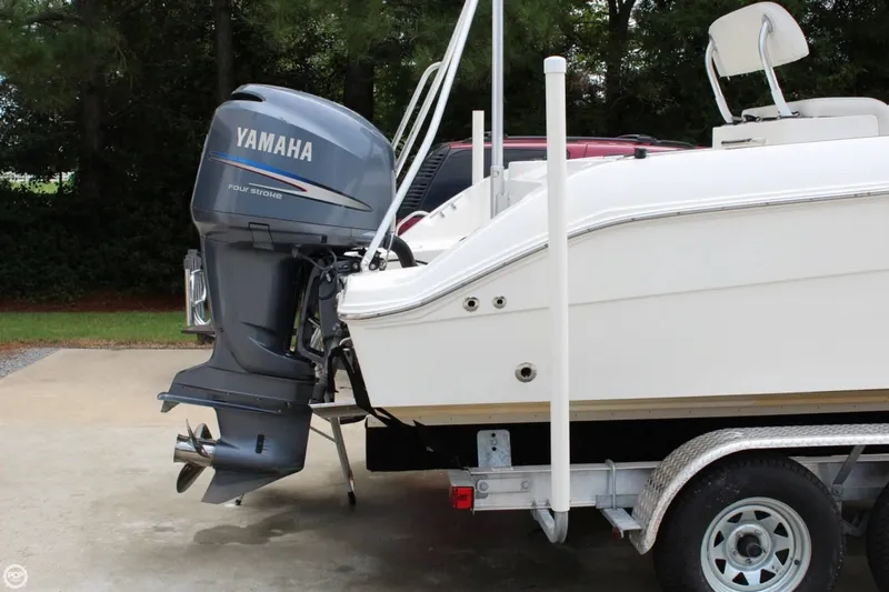 Slide: The Image of Wellcraft 210 Fisherman 2003 - 5