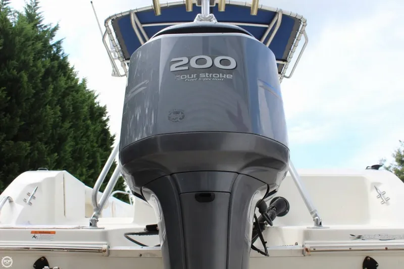 Slide: The Image of Wellcraft 210 Fisherman 2003 - 7