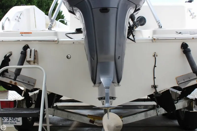 Slide: The Image of Wellcraft 210 Fisherman 2003 - 8