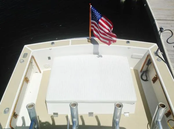Slide: The Image of Surfhunter 30 Sedan Hardtop 1984 - 6