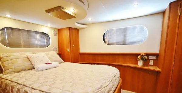 Slide: The Image of Silverton 43 Aft Cabin Motor Yacht 2003 - 8
