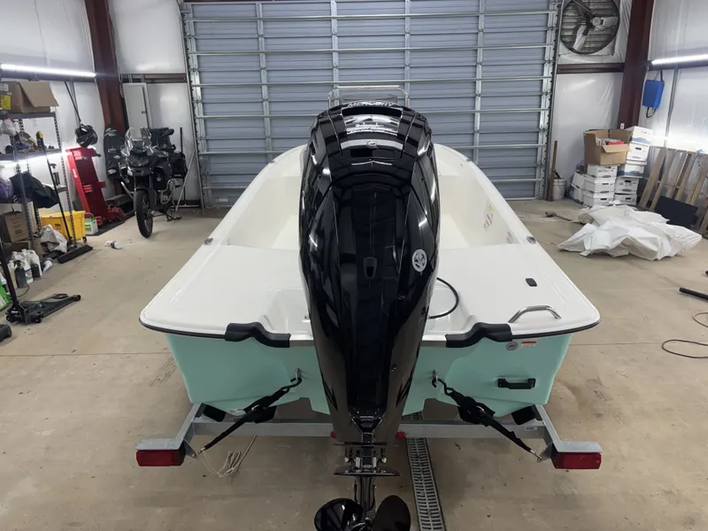 Slide: The Image of Mako Pro Skiff 17 CC 2026 - 12