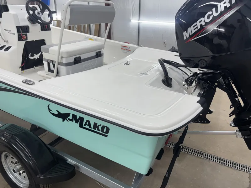 Slide: The Image of Mako Pro Skiff 17 CC 2026 - 13