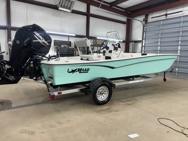 Slide: The Image of Mako Pro Skiff 17 CC 2026 - 3