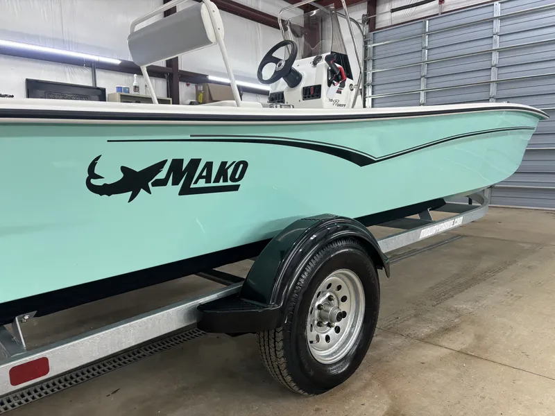 Slide: The Image of Mako Pro Skiff 17 CC 2026 - 4