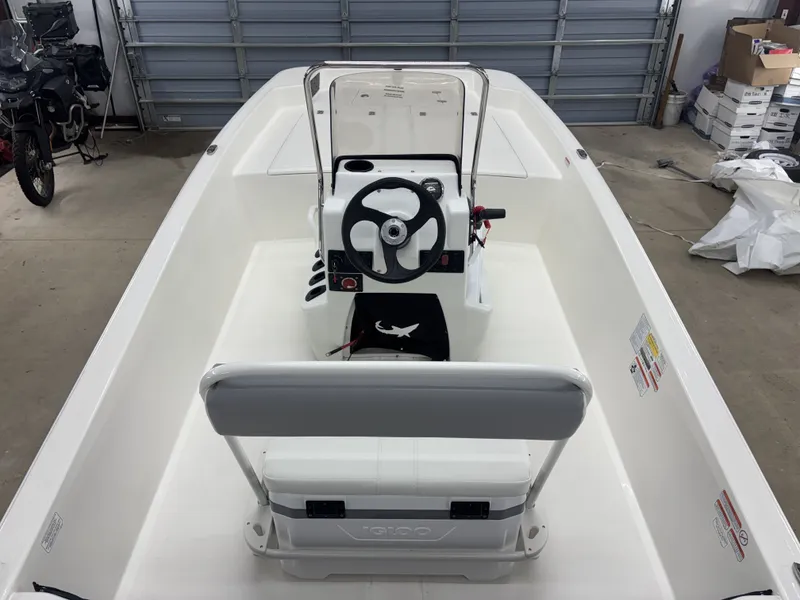 Slide: The Image of Mako Pro Skiff 17 CC 2026 - 6