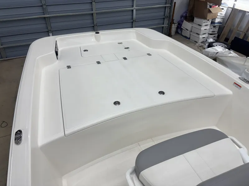 Slide: The Image of Mako Pro Skiff 17 CC 2026 - 7