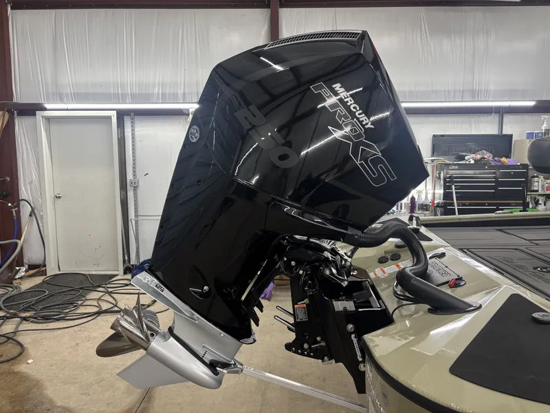 Slide: The Image of Tracker Savage 215 2026 - 10