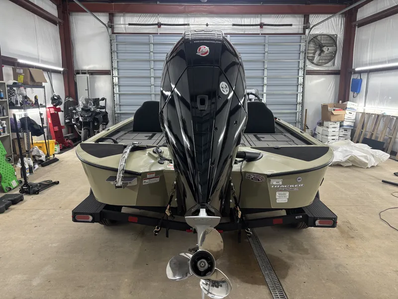 Slide: The Image of Tracker Savage 215 2026 - 11