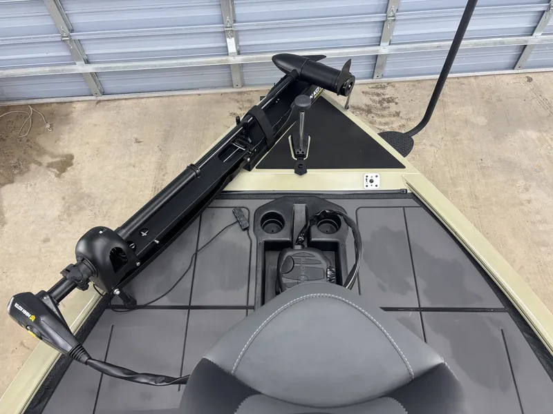 Slide: The Image of Tracker Savage 215 2026 - 13