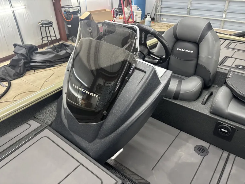 Slide: The Image of Tracker Savage 215 2026 - 15