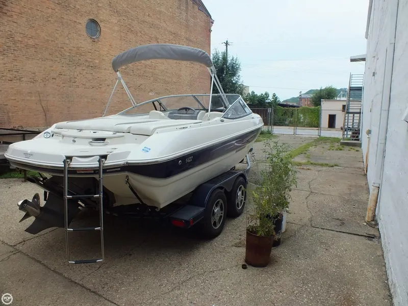 Slide: The Image of Stingray 208 LR 2012 - 1