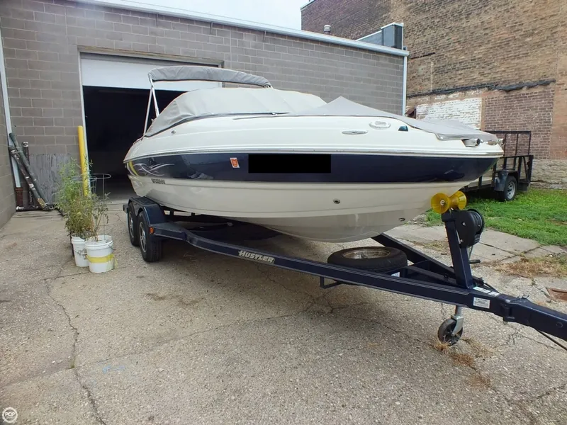 Slide: The Image of Stingray 208 LR 2012 - 2