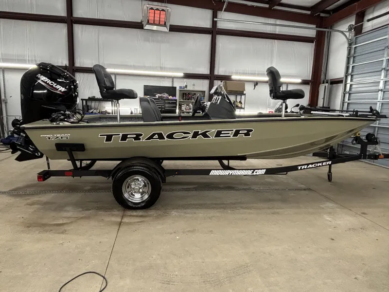 The Image of Tracker Pro Team 175 2026 - 1