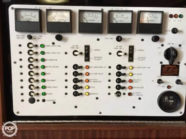 Slide: The Image of Sea Ray 390 Express 1986 - 11