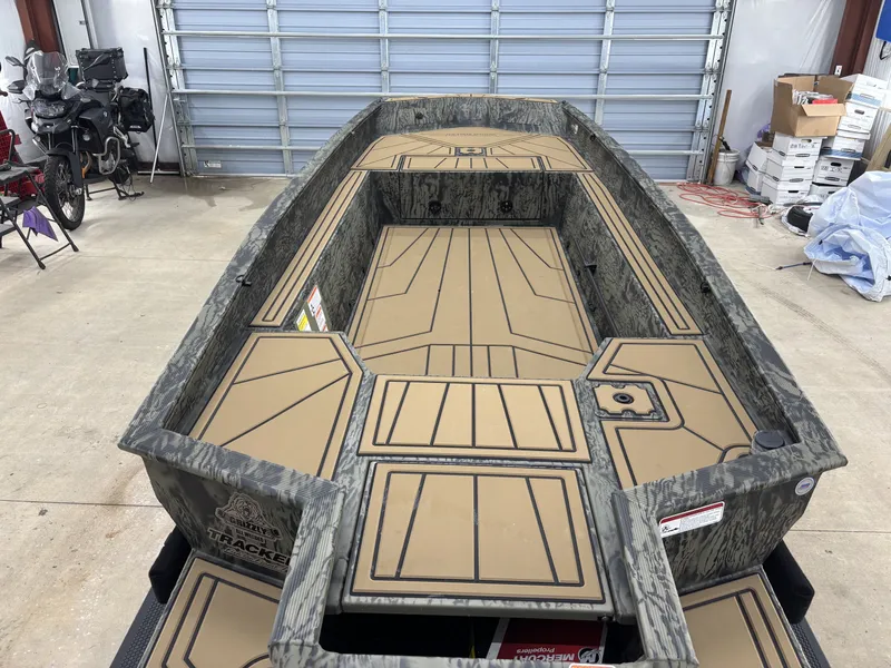 Slide: The Image of Tracker Grizzly 1650 T Prairie Wings Edition 2026 - 10