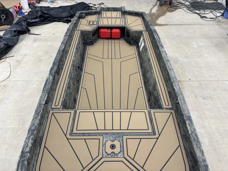 Slide: The Image of Tracker Grizzly 1650 T Prairie Wings Edition 2026 - 12