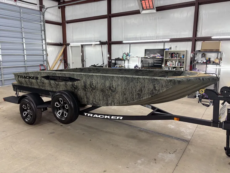 Slide: The Image of Tracker Grizzly 1650 T Prairie Wings Edition 2026 - 6