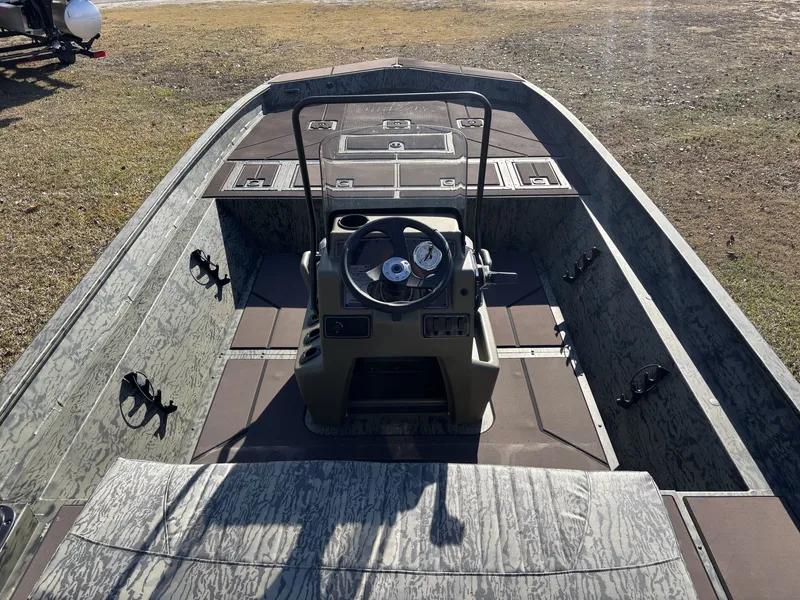 Slide: The Image of Tracker 2072 CC 2026 - 5