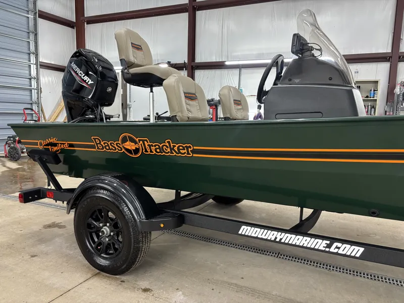 Slide: The Image of Tracker Classic SE 2026 - 11