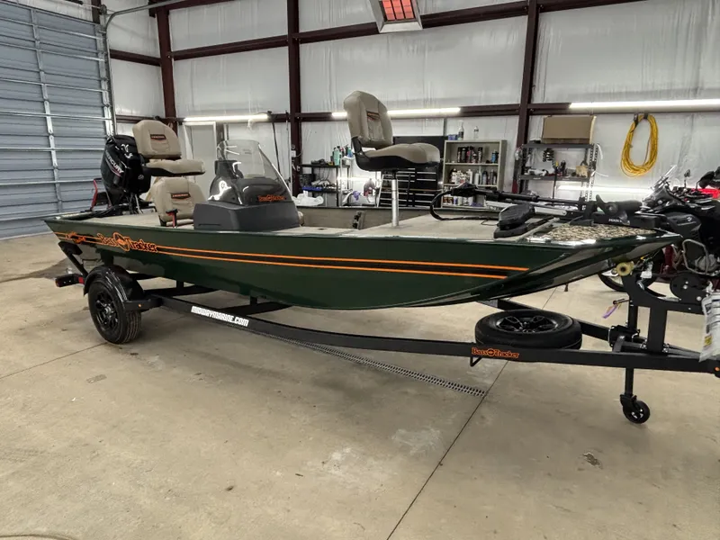 Slide: The Image of Tracker Classic SE 2026 - 3