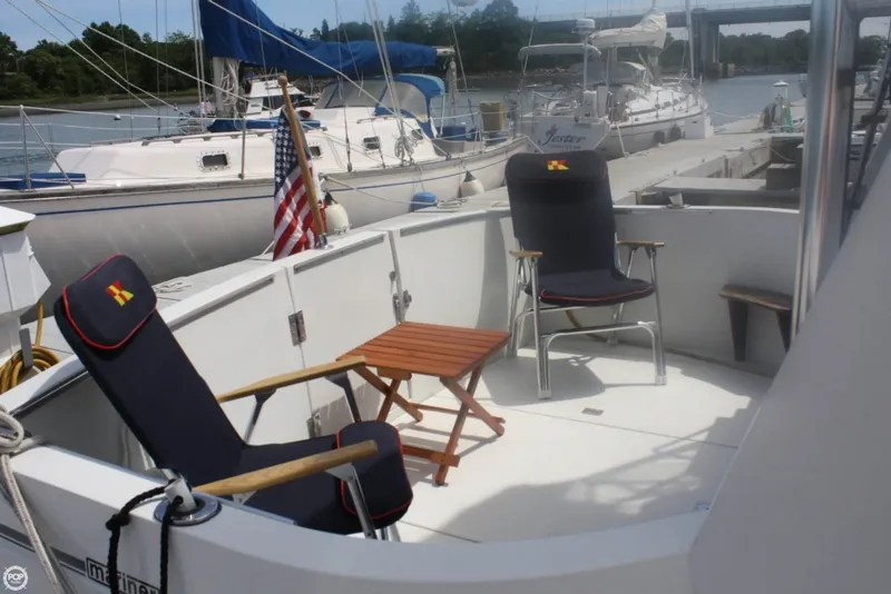 Slide: The Image of Carver Yachts 2897 Mariner 1988 - 10
