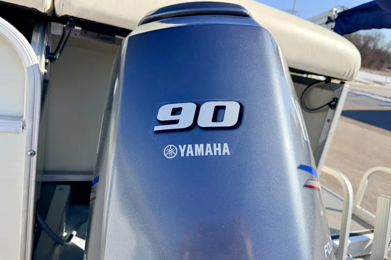 Slide: The Image of Yamaha 90 horsepower outboard motor on a 2005 Bennington 205L boat. - 14