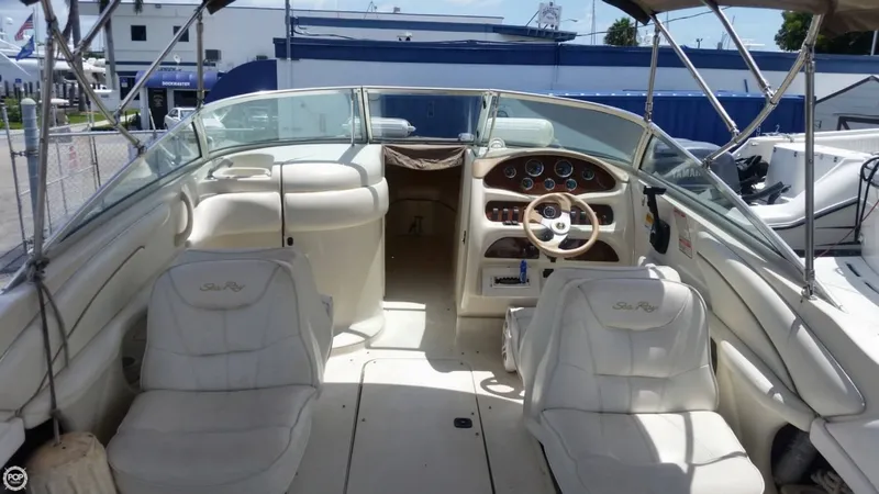 Slide: The Image of Sea Ray 260 Signature Select 1999 - 6