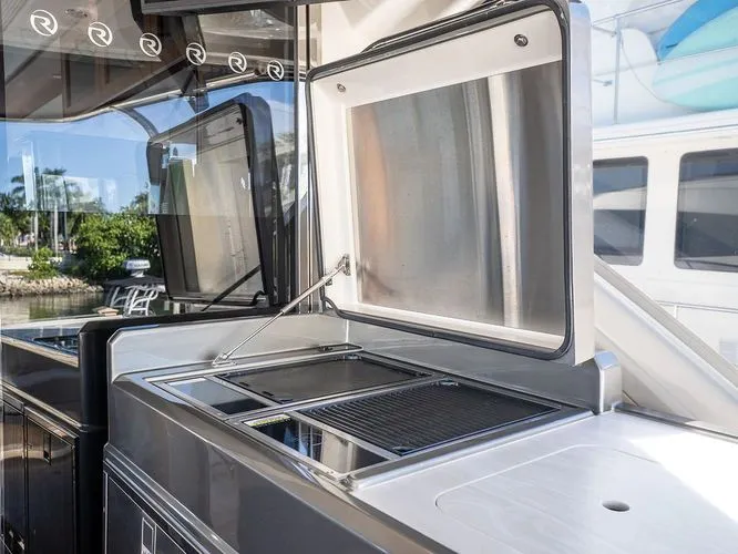 Slide: The Image of 2023 Riviera 6000 Sport Yacht Platinum - Image 12 - 12