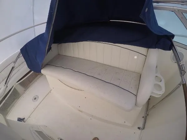Slide: The Image of Rinker 330 Fiesta Vee 2000 - 8