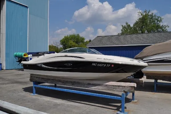 Slide: The Image of Sea Ray 185 Sport 2010 - 0
