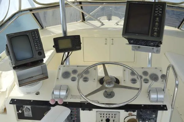 Slide: The Image of Hatteras 55 Convertible 1988 - 9