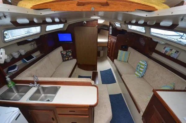 Slide: The Image of Catalina 30 Tall Rig 1985 - 6