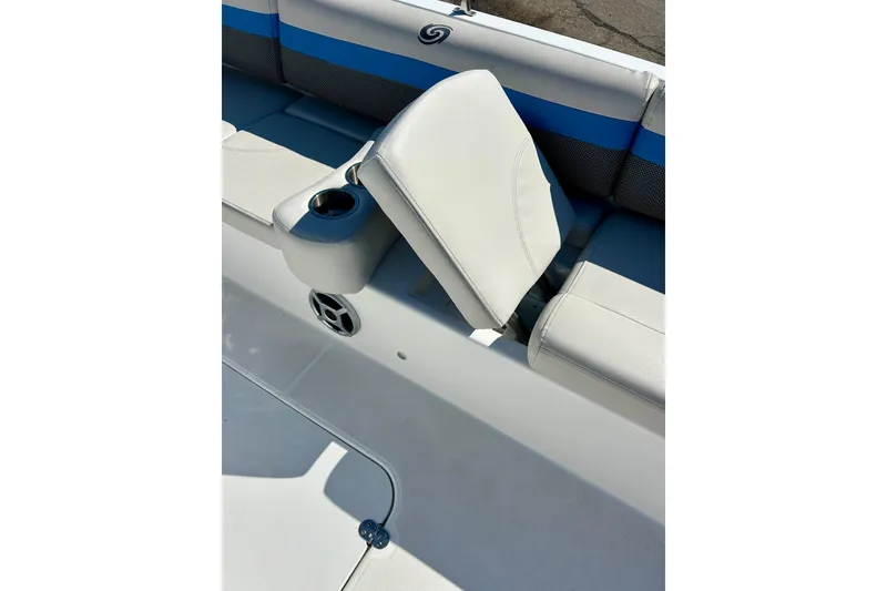 Slide: The Image of 2019 Hurricane SunDeck Sport 201 OB boat seating with cup holder and speaker. - 28