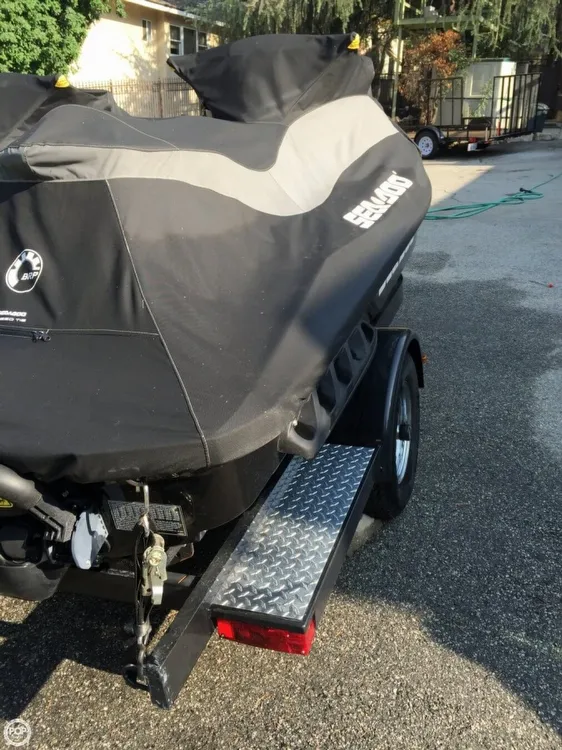 Slide: The Image of Sea-Doo GTI 155 SE 2013 - 11