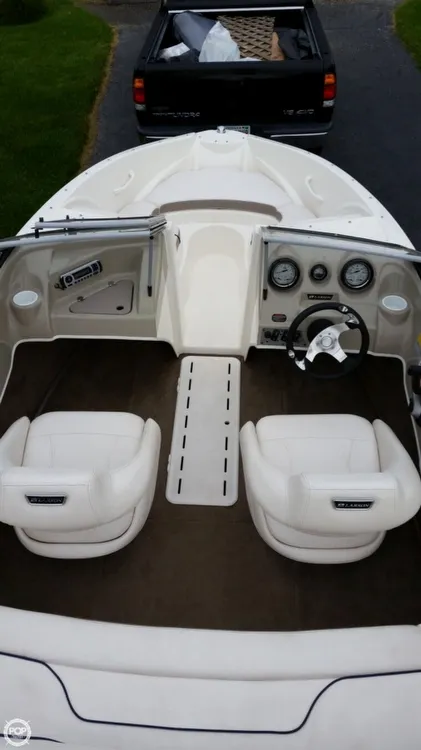 Slide: The Image of Larson LX 710 2011 - 2