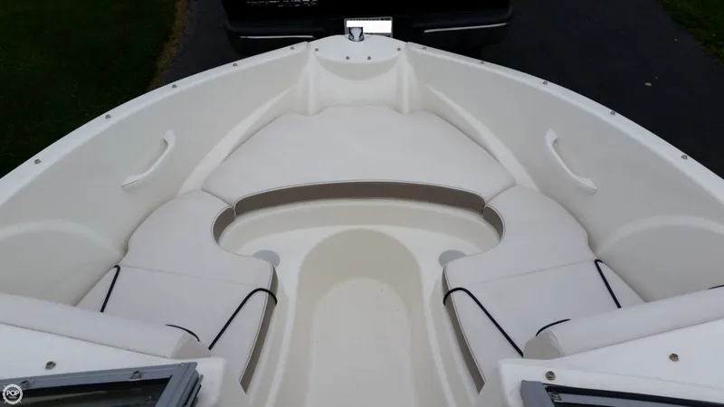 Slide: The Image of Larson LX 710 2011 - 9