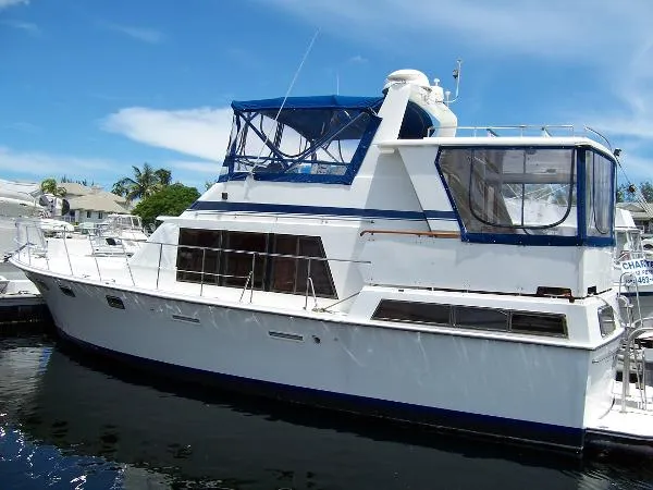 Slide: The Image of Marine Trader Tradewinds 43 Sundeck 1987 - 1