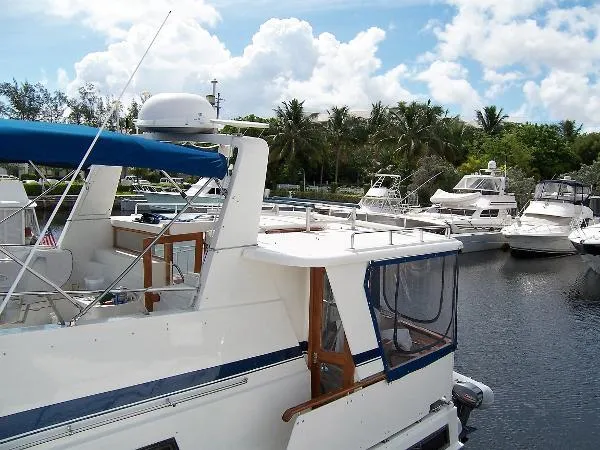 Slide: The Image of Marine Trader Tradewinds 43 Sundeck 1987 - 11